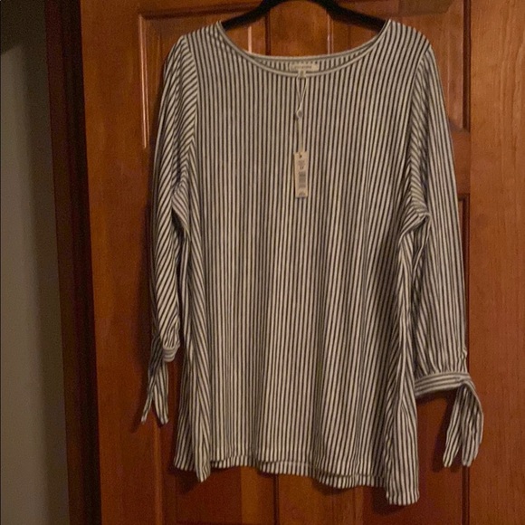 Max Studio Blue and White Boxy Blouse with Tie Front Sleeves Size 2XL - Picture 7 of 11